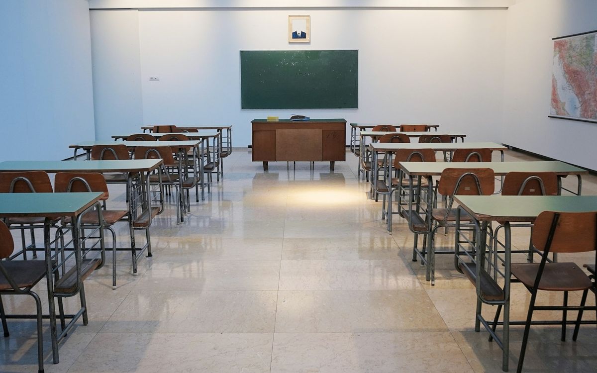 Phòng học chính rộng rãi, nhiều ánh sáng